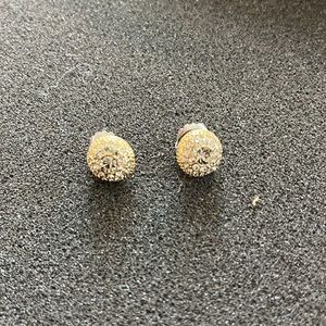 🖼️Lia Sophia Large studs Crystal- like